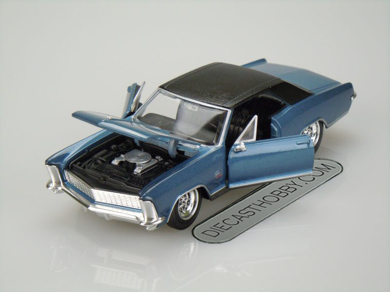 1965 Buick Riviera Gran Sport (Blue) 3